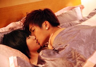 もしも、大好きな芸能人に誘われたら一夜を共にしますか？