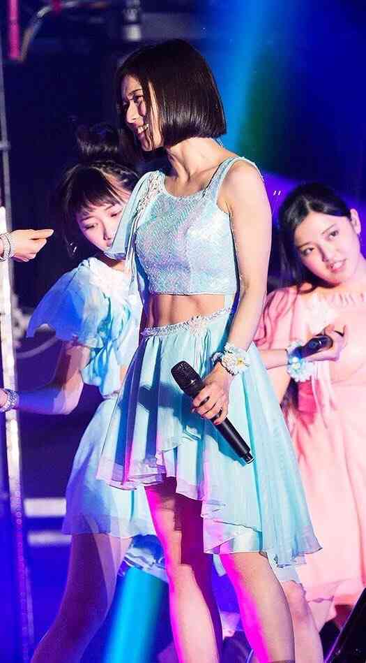 松岡茉優“水族館ガール”が一日館長に　“相棒”を間違える