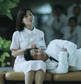美人女優の笑顔の画像を貼るトピ
