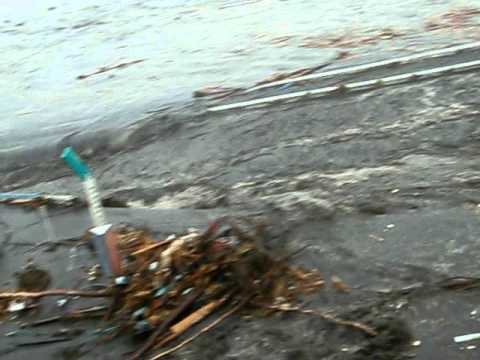 11.03.11東日本大震災の津波（石巻市大川小付近） - YouTube