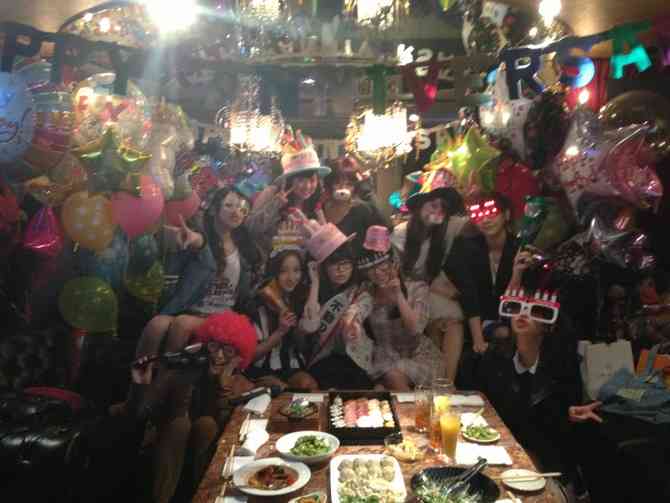 【美女日本代表チーム!?】波瑠が桐谷美鈴、武井咲、大政絢らと佐藤ありさの結婚＆誕生日お祝いパーティー！