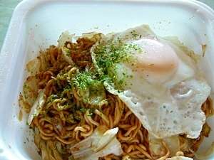 カップ焼きそば好きな人