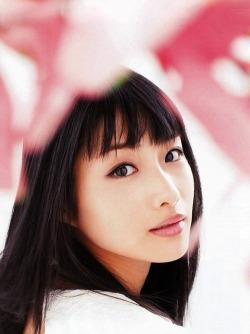 石原さとみの歴代彼氏として噂になった5人が超豪華！ジャニーズも人気俳優も！ | LAUGHY [ラフィ]