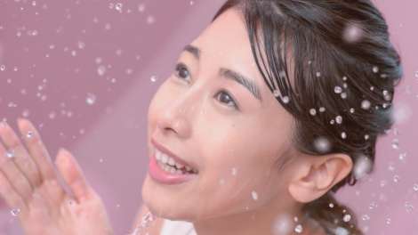 カトパンこと加藤綾子、CMで「気持ちよすぎる」すっぴん披露