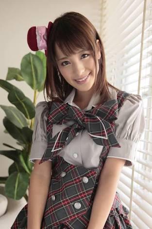 美人女優の笑顔の画像を貼るトピ