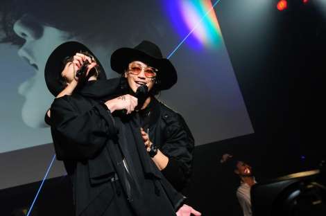 赤西仁&山田孝之「JINTAKA」 早くも解散宣言