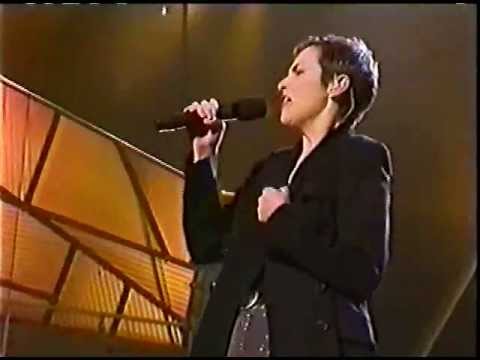Annie Lennox - Train In Vain  (live) - YouTube