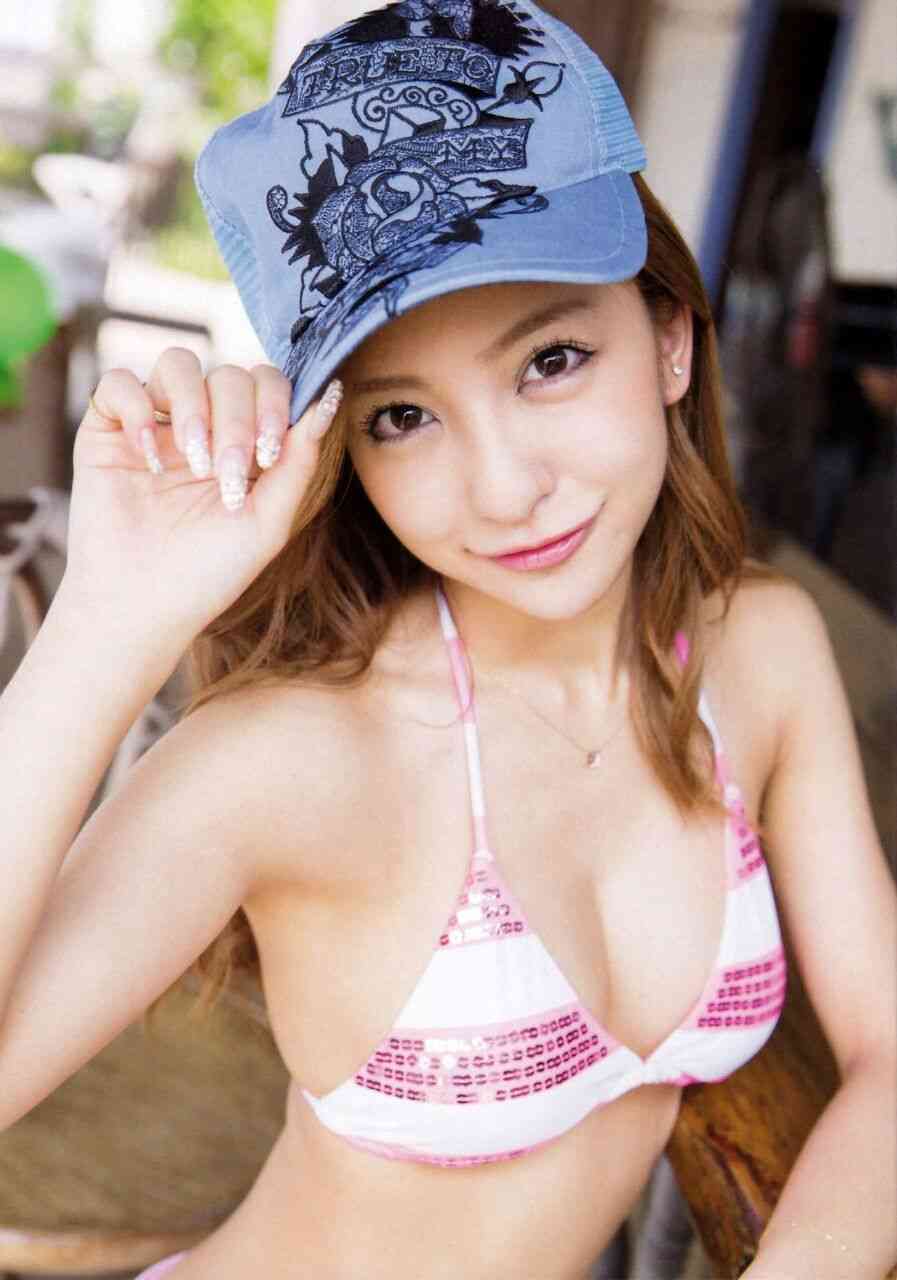ともちんこと板野友美「セクシーすぎる！」MV　1日で再生30万回超