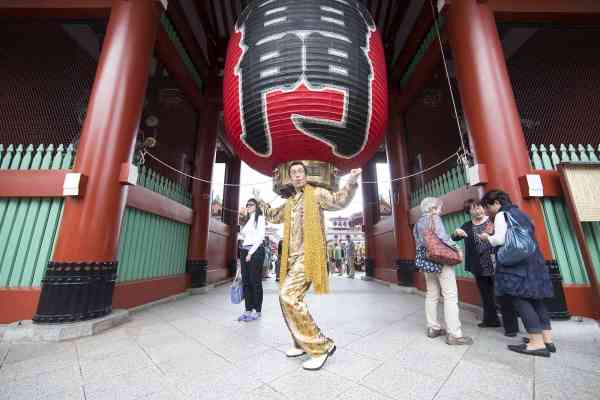 ジャスティン・ビーバーも絶賛！？ 世界が注目のピコ太郎、ついに世界デビュー - AOLニュース
