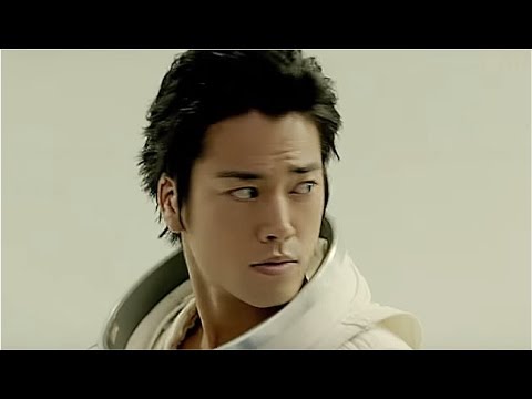 30s 桐谷健太 CM 日清UFOやきそば 「宇宙飛行士 出発」篇 - YouTube