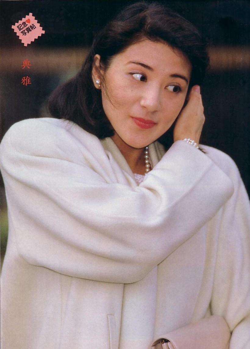 眞子さま、ガッチリ体型のイケメンと横浜デート後に東横線でラブラブなご様子
