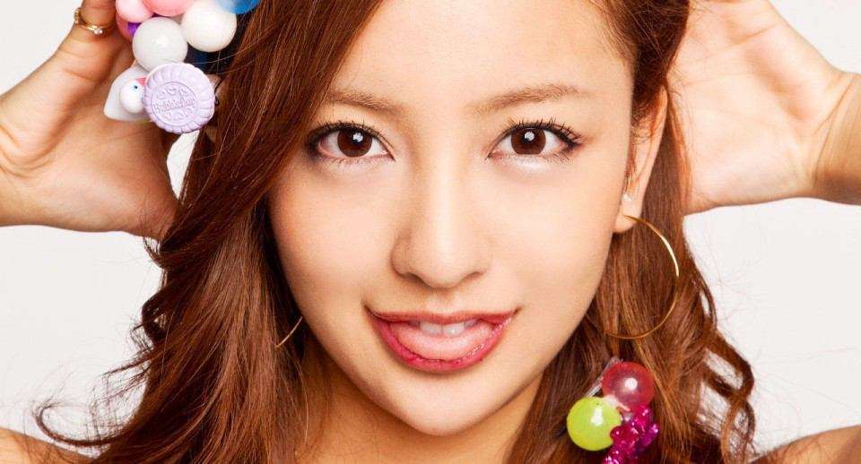 板野友美の新アーティスト写真が解禁