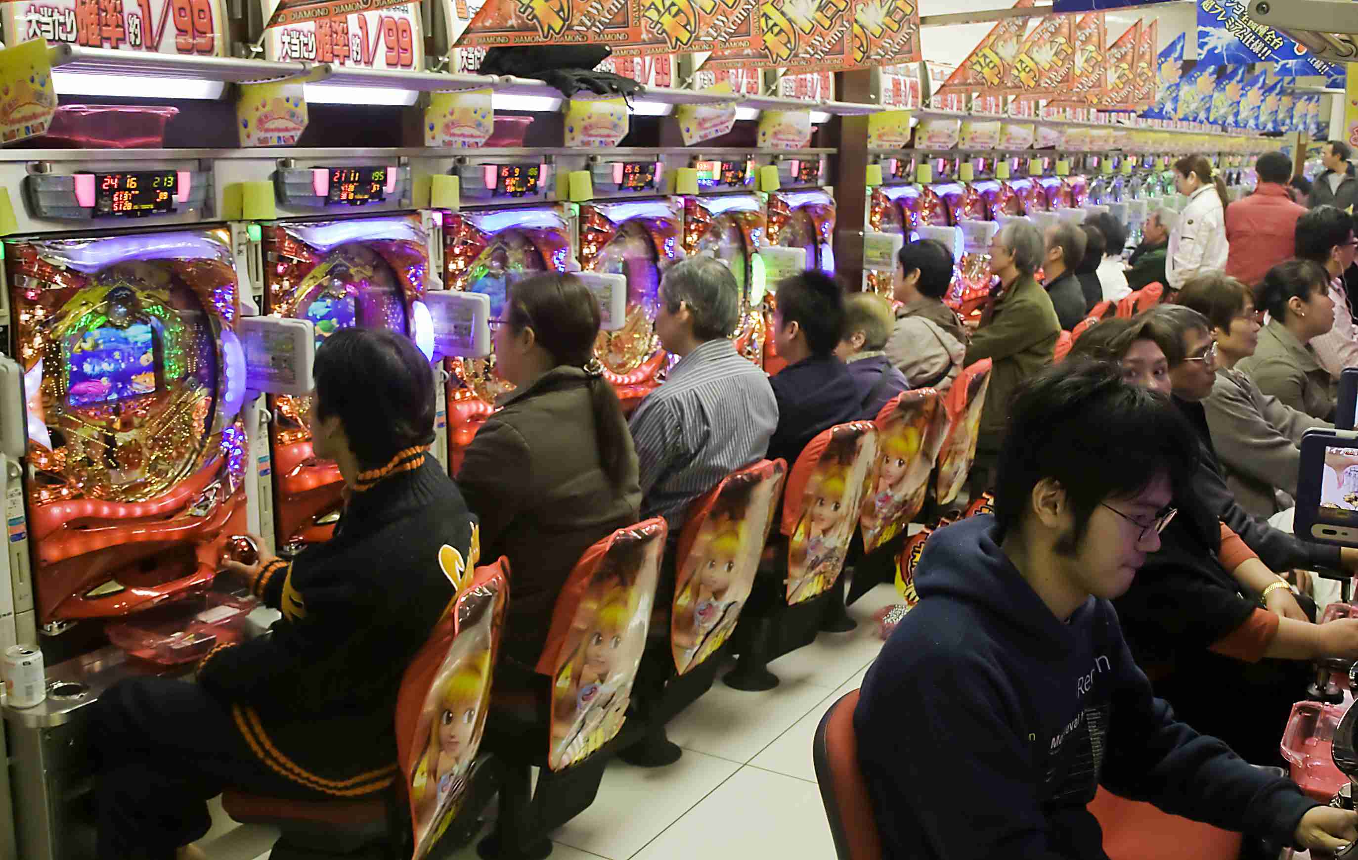 都内パチンコ屋は芸能人招致やライターイベントなどの告知が全面禁止に！ | ギガボ！