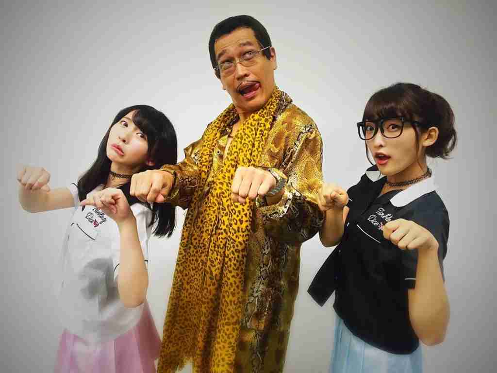 世界で大流行中のPPAP・ピコ太郎、ガールズアワードで盛大にスベる