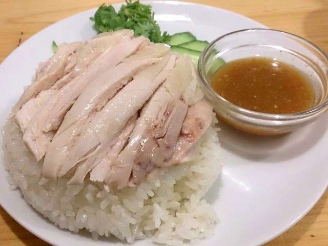 初めて食べたときに美味しくてビックリした食べ物は？