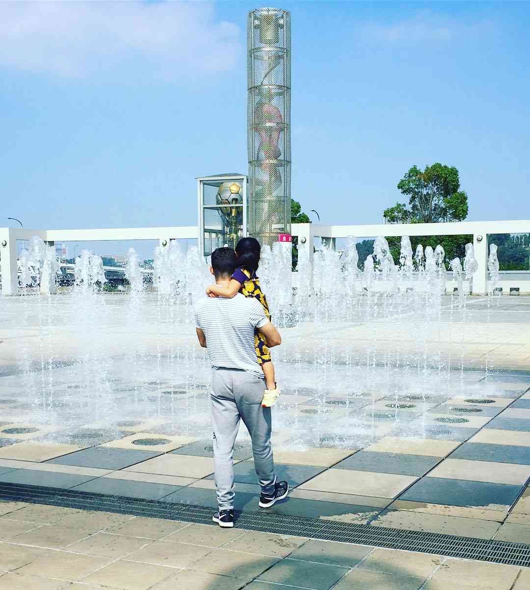 安藤美姫、居酒屋での大開脚写真はファンのため…