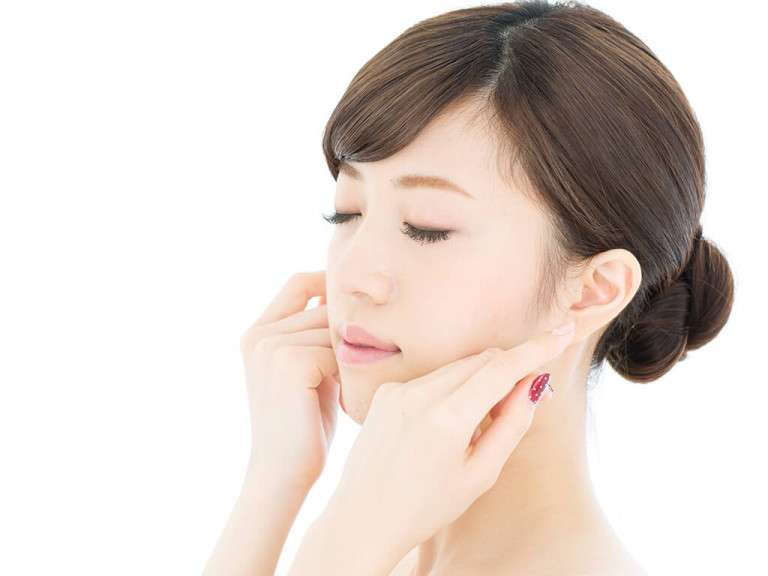 美肌の天敵「お肌の曲がり角」は何歳から？ その症状と対策は？｜榎原由子 【AUTHORs】