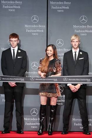 安室奈美恵、死神・リュークと見つめ合う映画「デスノート」劇中歌MV