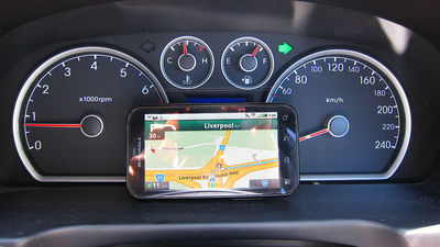 新車オーナーの大部分が搭載カーナビに不満を抱きスマホでナビを行っていることが明らかに - GIGAZINE