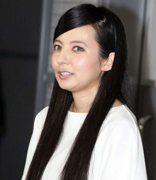 ギャラも格安か…ベッキーに年末年始特番でTV復帰情報 | 日刊ゲンダイDIGITAL