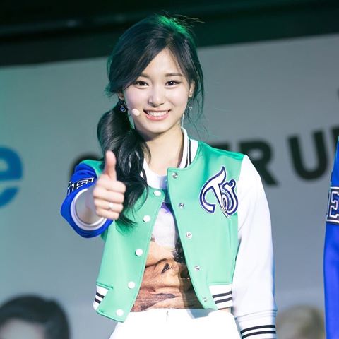 現役女性アイドルで一番可愛いと思う人は誰ですか?