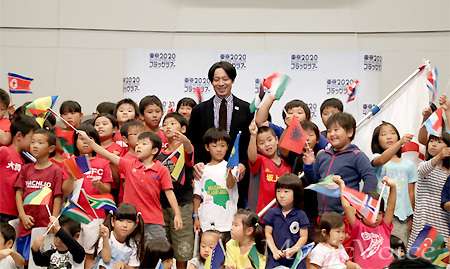TOKIO山口達也の“笑顔力”、八丈島の子供達と接する様子をみて （MusicVoice） - Yahoo!ニュース