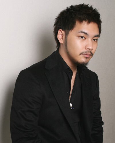 影のある男性が好きな人