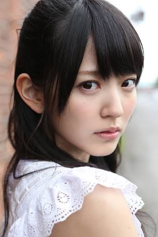 現役女性アイドルで一番可愛いと思う人は誰ですか?