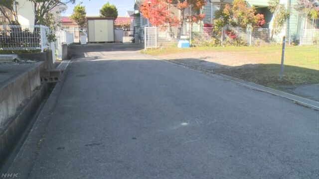2歳女児 駐車場からバックで出てきた車にひかれ死亡