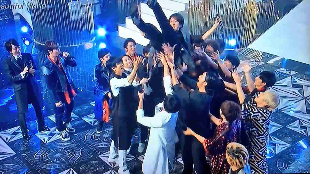 V6長野博の結婚、TOKIOが嵐が関ジャニが胴上げ祝福…城島茂は涙?!