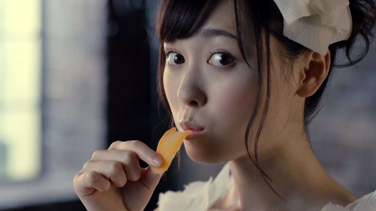 まいんちゃんが身にまとう“食べられるドレス”がすごい！ - YouTube