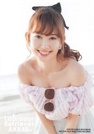 AKB48小嶋陽菜、デコ出し＆ダークリップ姿に反響「パッと見別人」「初めて見る小嶋さん」