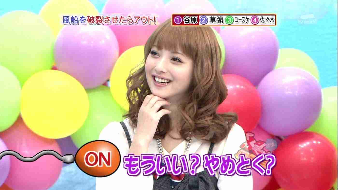 佐々木希28歳の制服姿に絶賛の声! 「JKまだ余裕」「顔ちっさ! 脚なが!」