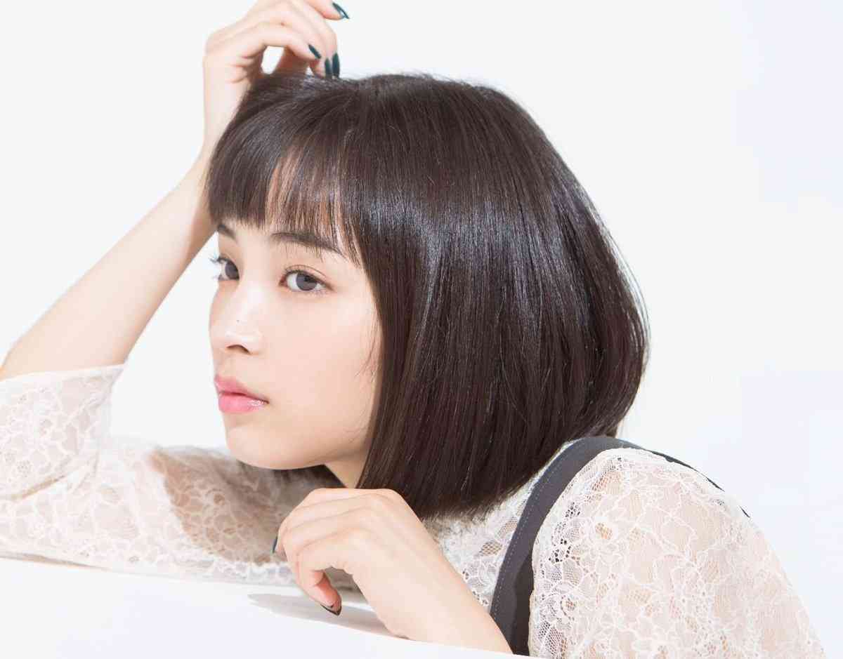 広瀬すず、ショートヘア披露！大人っぽく変身し絶賛