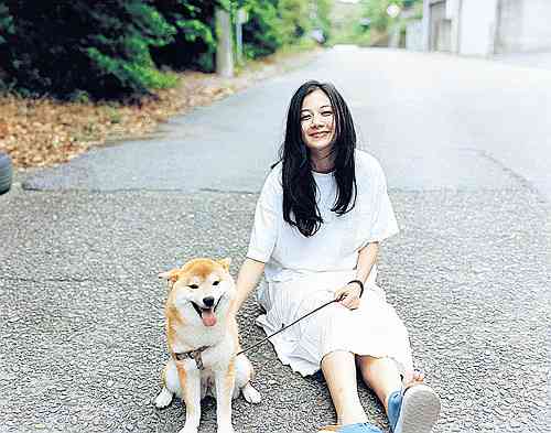 清水富美加…初のフォトエッセー発売「ぼーっとしてたり、すましたり、ブサイクだったりしてます」