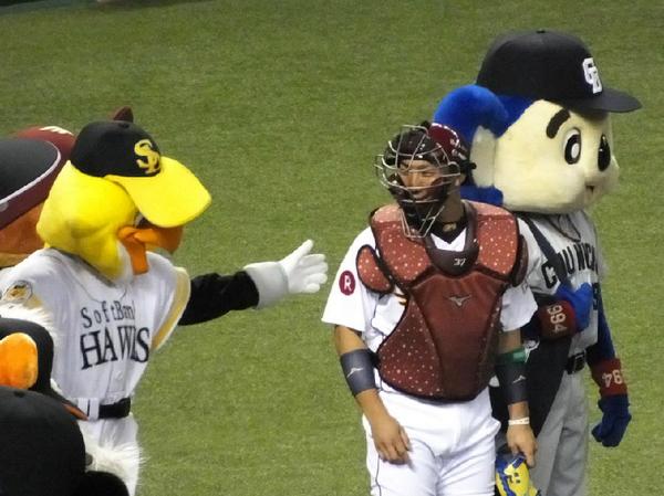 野球選手と球団マスコットの画像を貼っていくトピ