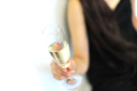 「パーティー」で意識失わせ、20代女性にわいせつ行為…容疑で近大生逮捕　大阪府警