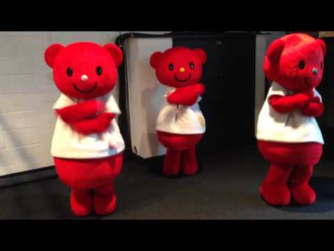 BIZBEAR's (ビズベア) - Gimme chocolate!! - Hyper Japan, London, UK [2015.11.29] [HD] - YouTube