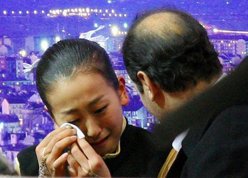浅田真央号泣「自信失った」9位 自己最悪ジャンプ4度失敗