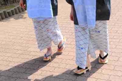 城崎温泉で旅館まわり靴30足以上?盗む、少年3人逮捕「おしゃれな靴ほしかった」 兵庫県警