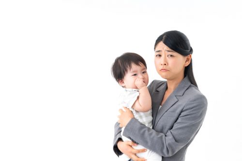月額24万円で約3.5人が生活…苦しい「シングルマザーの現状」とは - WooRis（ウーリス）