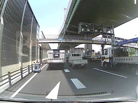 ドラドラ　逆走？だけど　危ないですよ！ - YouTube