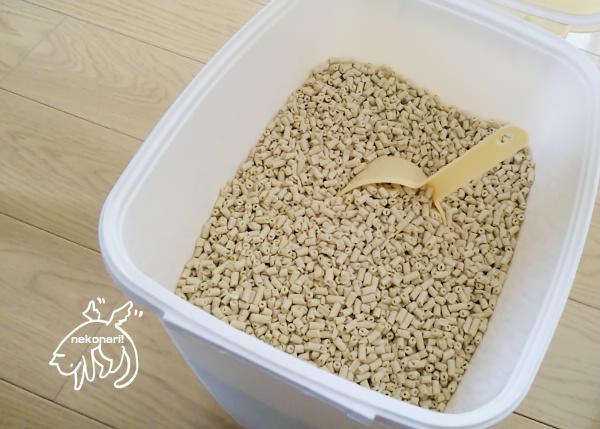 猫用トイレ砂を人間用トイレ（非常時）として代用できるか試してみた。 - ねこなり！