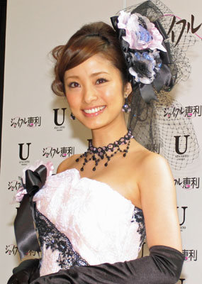 ベッキーと上戸彩が再び急接近！ 互いの“不幸”を機に結束!?