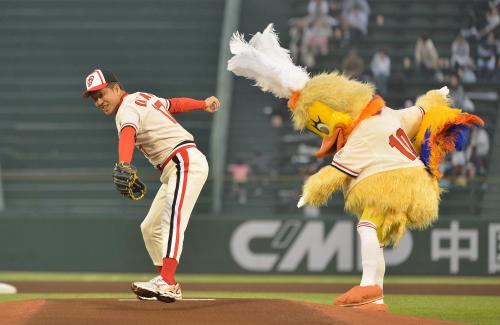 野球選手と球団マスコットの画像を貼っていくトピ