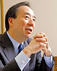 ミス慶応運営「広研」集団暴行疑惑　3人無期停学1人けん責処分