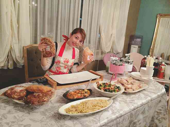 住谷杏奈、レイザーラモンHG夫妻のホームパーティが芸人だらけ