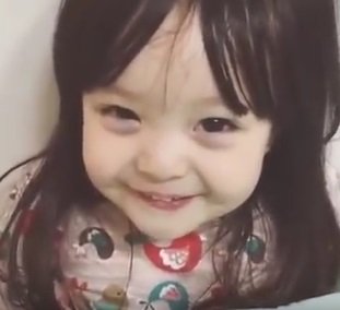 胸がないけど男子にモテる女の子