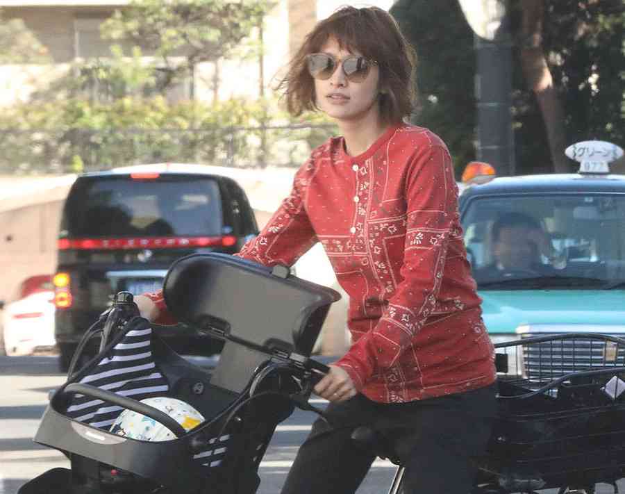 山田優 妊娠中もママチャリ送迎！セレブさより実用性重視の声