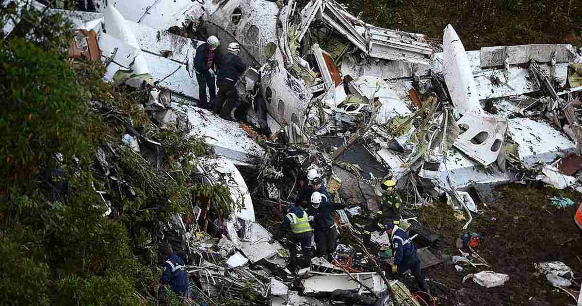 Chapecoense plane crash: 71 dead and 6 survivors after plane carrying Brazilian football team crashes in Colombia - Mirror Online